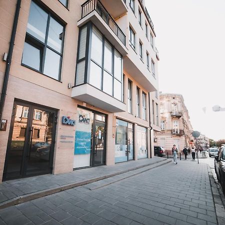Kostjukowski Apartments Lychakivska 70A リヴィウ エクステリア 写真