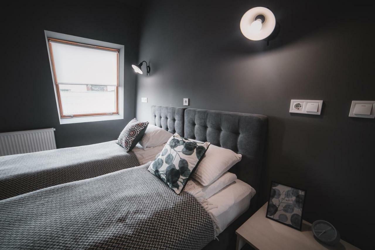 Kostjukowski Apartments Lychakivska 70A リヴィウ エクステリア 写真